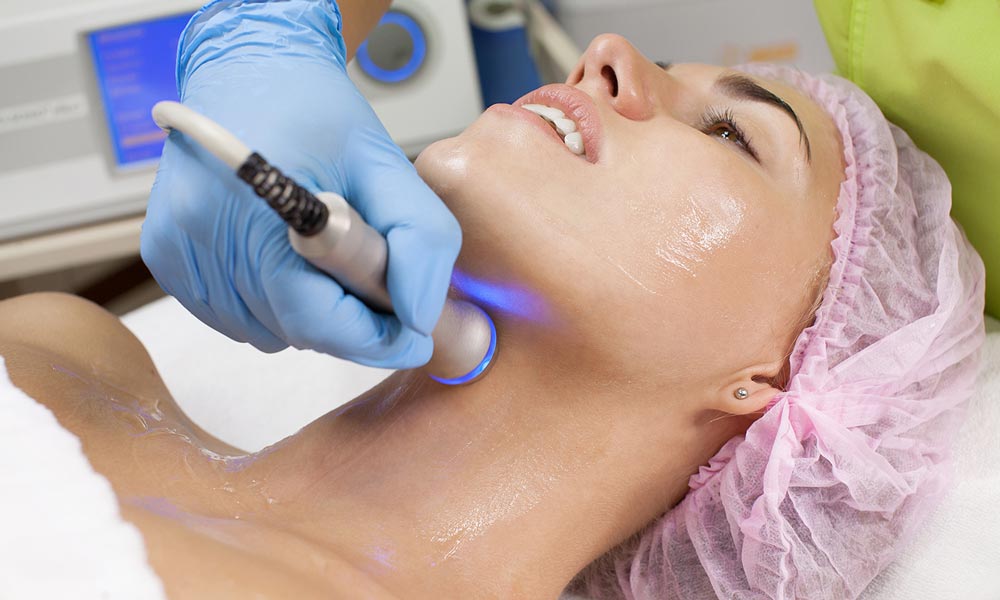 lady receiving radio frequency skin tightening